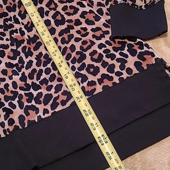 Velour Animal Print Top - Picture 4 of 6